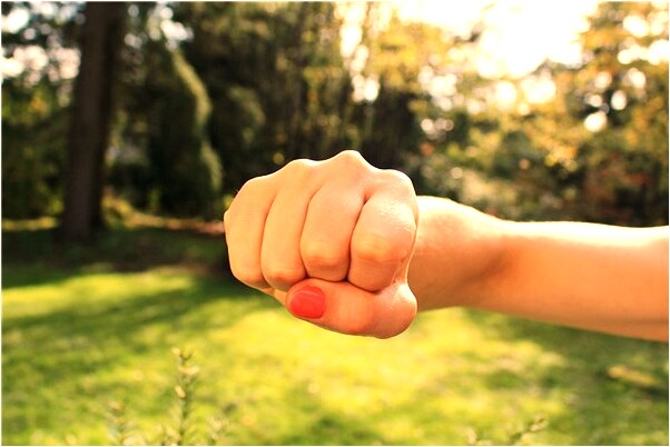 夢到站在一個水塘最高乄有什麼寓意嗎_周公解夢官網