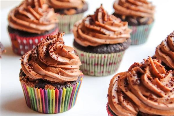 夢見吃甜食是什麼兆頭_周公解夢