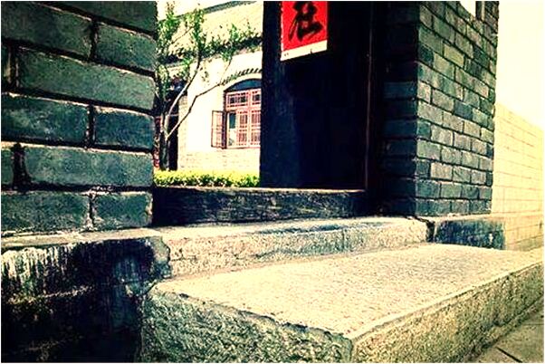 夢見貓在床上是啥意思_周公解夢官網