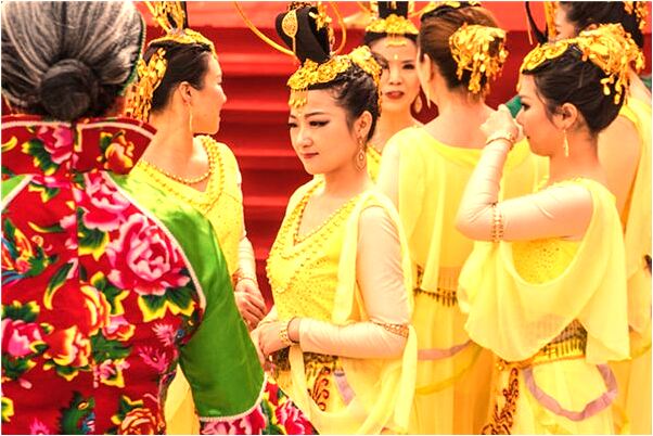 夢見和同事一起喝茶談天預兆了什麼嗎_周公解夢官網