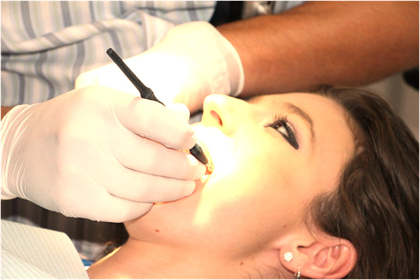 夢見和兩個女人在一起是什麼預兆_周公解夢官網