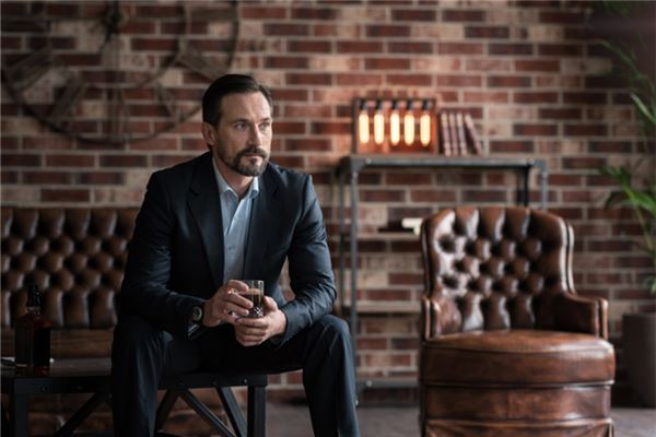 屬牛男人事業運勢與性格_十二生肖