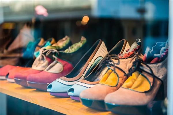 女人做夢夢見買鞋試鞋_周公解夢