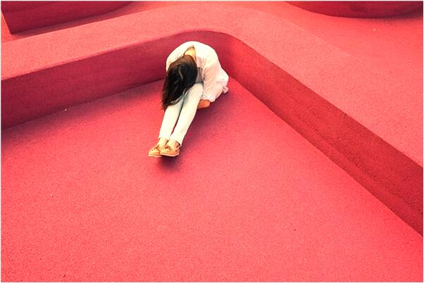 夢見下門牙一塊快掉了有什麼意思嗎_周公解夢官網