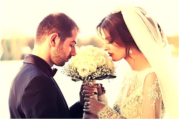 夢見一條蛇走上床上有什麼意思嗎_周公解夢官網