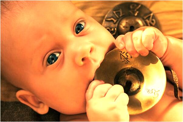 夢見兩個混血寶寶一大一小是怎么回事_周公解夢官網