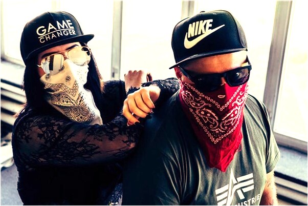 夢到了朋友跳水我去救她有什麼含義_周公解夢官網