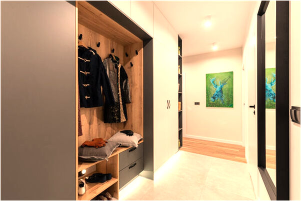 夢到了被蜂蜇了手背有什麼含義_周公解夢官網