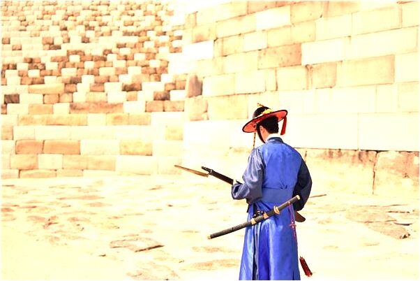 夢見小孩在我腿上拉了一點屎是什麼兆頭_周公解夢官網