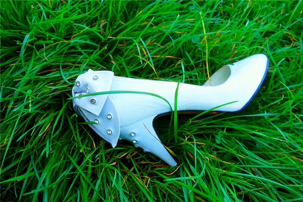 夢見自己丟了一隻鞋意味著什麼_周公解夢