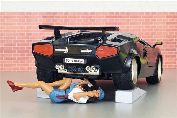 夢見別人的車壞了預示什麼_周公解夢