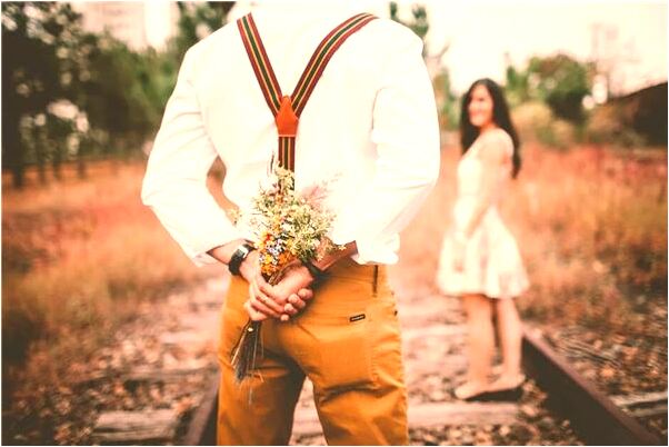 夢見自己結婚並與死人擁抱啥意思_周公解夢官網