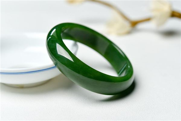 夢見買玉手鐲_周公解夢