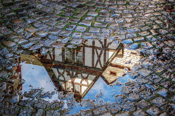 夢到了門口有坑是什麼徵兆_周公解夢