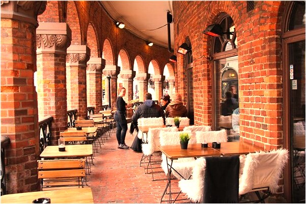 夢見領導和與會者我等握手會是什麼預兆_周公解夢官網