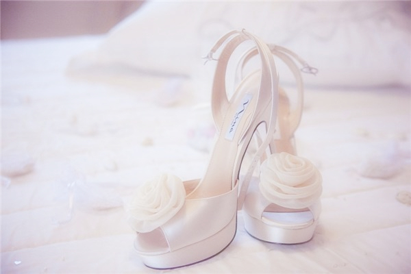 夢到約會把鞋弄丟了是啥預兆_周公解夢