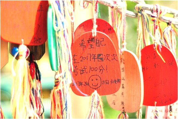 夢見被捅血是黑色的是不是好的徵兆呢_周公解夢官網