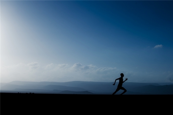 夢到自己逃跑被抓是吉兆嗎?_周公解夢
