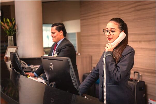 夢到了在人群中手機被偷有什麼含義_周公解夢官網