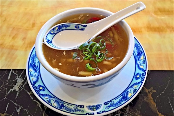 夢見灑落一地湯什麼預兆_周公解夢