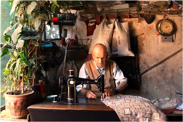 夢到了斷頭會自己走路後咬我褲襠是什麼預兆_周公解夢官網