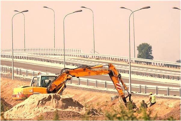 夢到了別人抱人漂過河是什麼徵兆_周公解夢官網