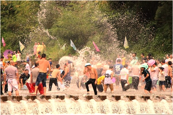 夢到了妹淋雨是什麼徵兆_周公解夢官網