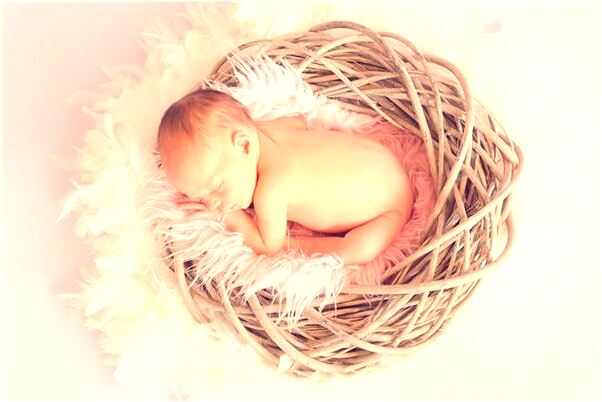 夢到了抱一個胖胖的小女孩是不是好的徵兆呢_周公解夢官網