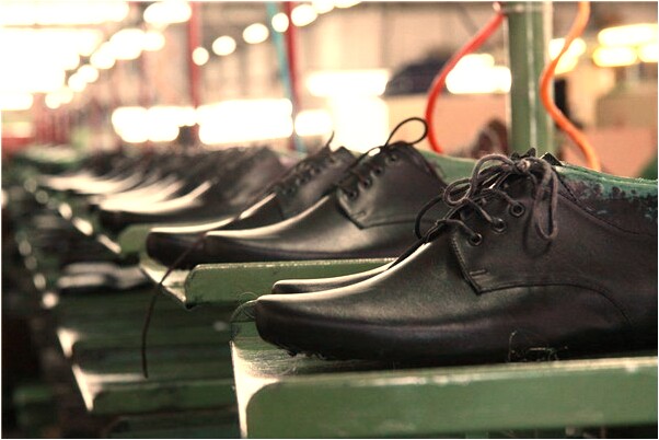 夢見耳朵里挖出手掌大蟲子是凶兆還是吉兆_周公解夢官網