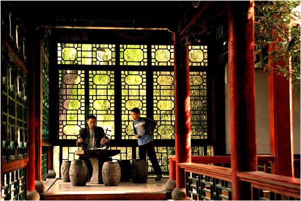 夢到被陌生女人潑番茄醬又道歉有什麼意思_周公解夢官網