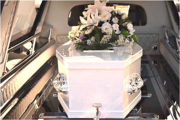 夢到從身邊走過一條小青蛇是凶兆還是吉兆_周公解夢官網