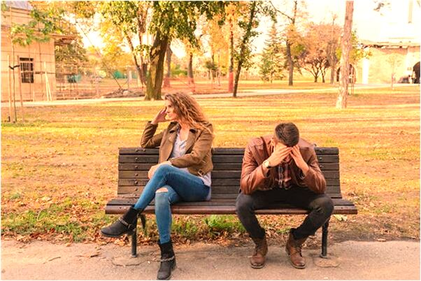 夢到穿襪子破咯是什麼兆頭_周公解夢官網