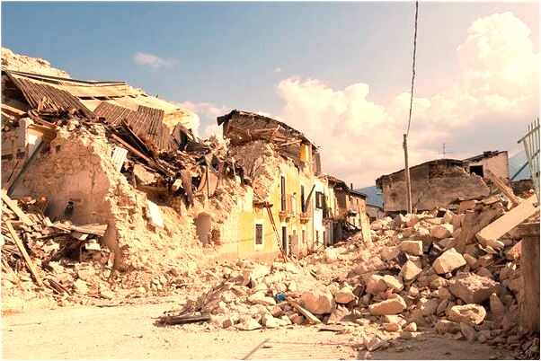 夢見在黑泥里推船是什麼預兆？_周公解夢官網