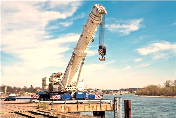 夢到了自己瘋了殺朋友沒殺被追捕什麼預兆_周公解夢官網