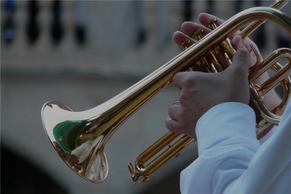 夢到吹號的預兆_周公解夢