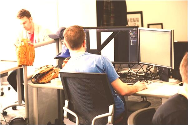 夢見把關係挺好的同事打了是什麼預兆_周公解夢官網