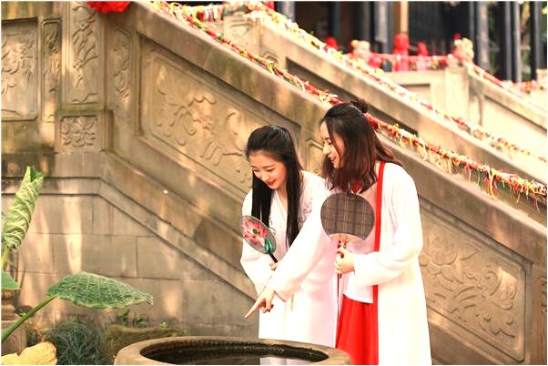 夢到我媽媽捏死蠶意味著什麼_周公解夢官網