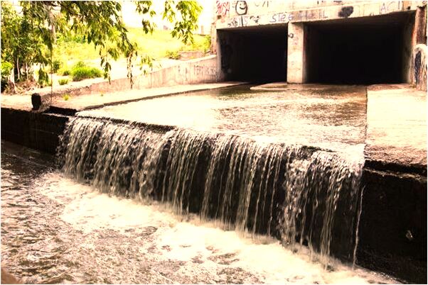 夢到屋頂倒塌壓死自己有什麼徵兆_周公解夢官網