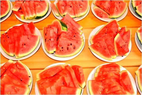 夢見在別人家吃好多紅棗會有什麼預兆_周公解夢官網