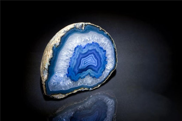 夢見撿到玉石是什麼意思_周公解夢