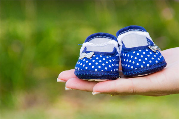 夢見穿小鞋是什麼意思_周公解夢