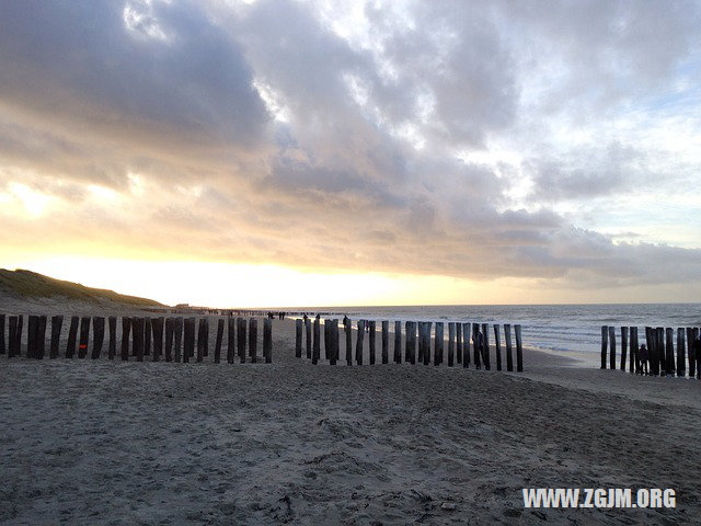 夢見和情人接吻_周公解夢夢到和情人接吻是什麼意思_做夢夢見和情人接吻好不好_周公解夢官網