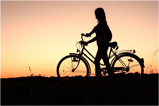 夢到與男友在一個床上睡覺是什麼預兆？_周公解夢官網