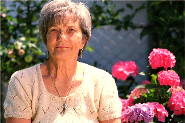 夢見男人拿鑰匙進自家提水是啥意思_周公解夢官網