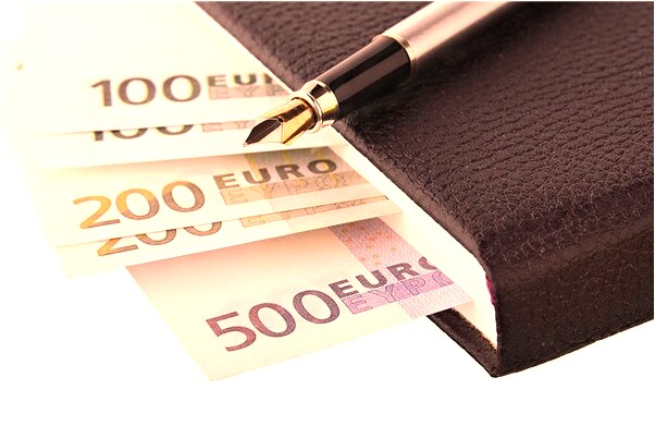 夢到了撿到錢包裡面還有戒指是凶兆還是吉兆_周公解夢官網