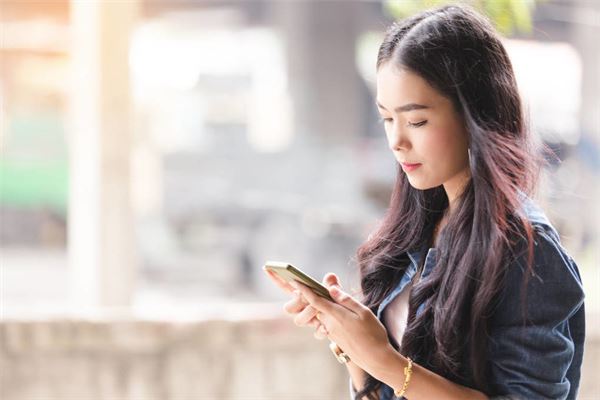 生肖蛇5點出生的做事沉穩_十二生肖