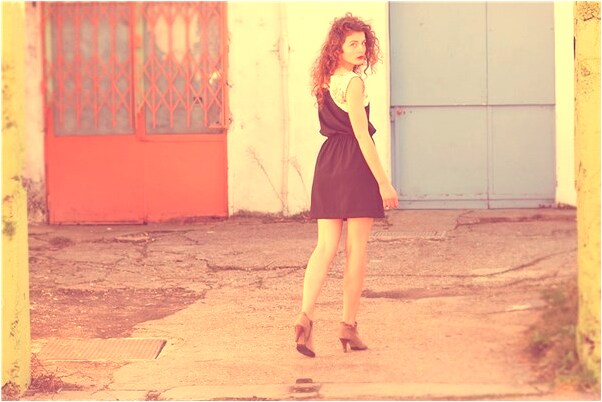 夢見二姐穿著大紅衣服來我家了怎么說_周公解夢官網