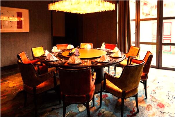 夢到了自己取笑別人是啥預兆_周公解夢官網