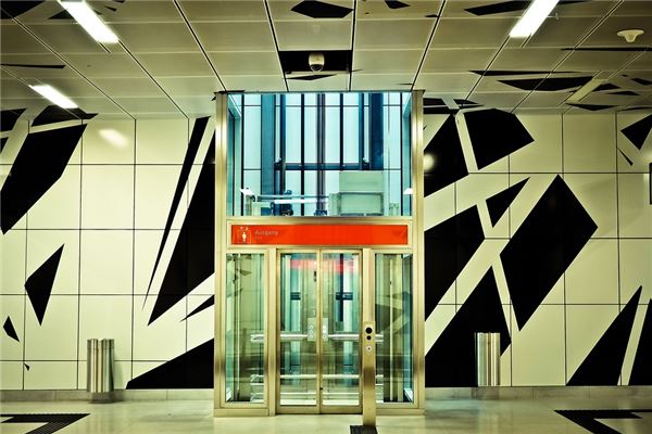 夢到了電梯墜毀是什麼預兆_周公解夢