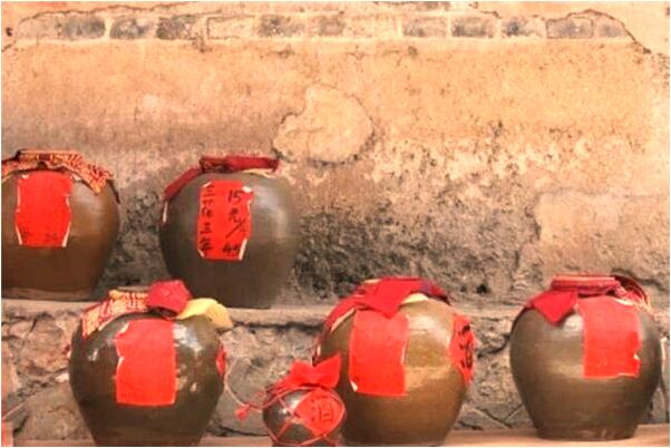 夢見別人裙子背上破了個洞啥意思_周公解夢官網